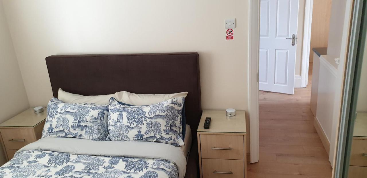 London Luxury 3 Bedroom 2 Bathrooms Flat 1 Min To Redbridge Station Free Parking & Wifi Wanstead Exterior photo