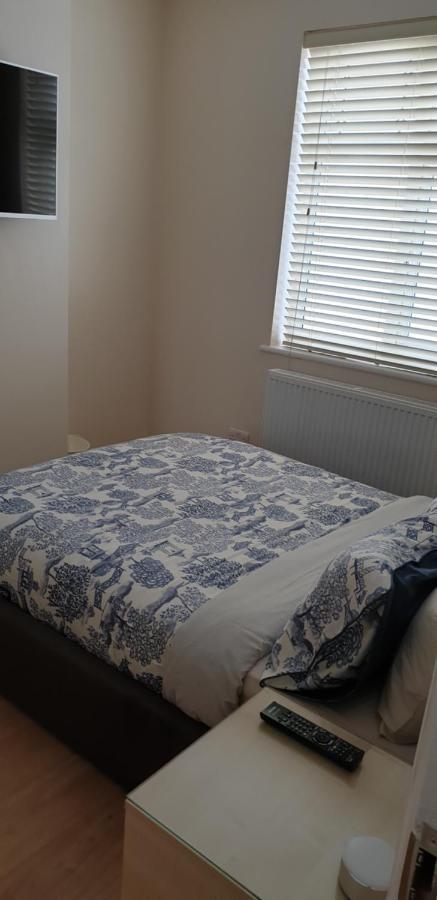 London Luxury 3 Bedroom 2 Bathrooms Flat 1 Min To Redbridge Station Free Parking & Wifi Wanstead Exterior photo