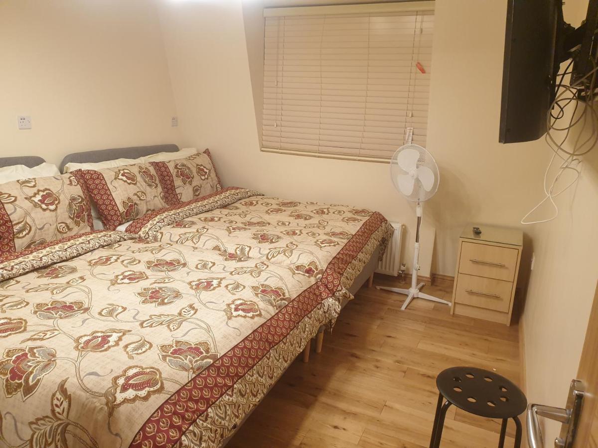 London Luxury 3 Bedroom 2 Bathrooms Flat 1 Min To Redbridge Station Free Parking & Wifi Wanstead Exterior photo